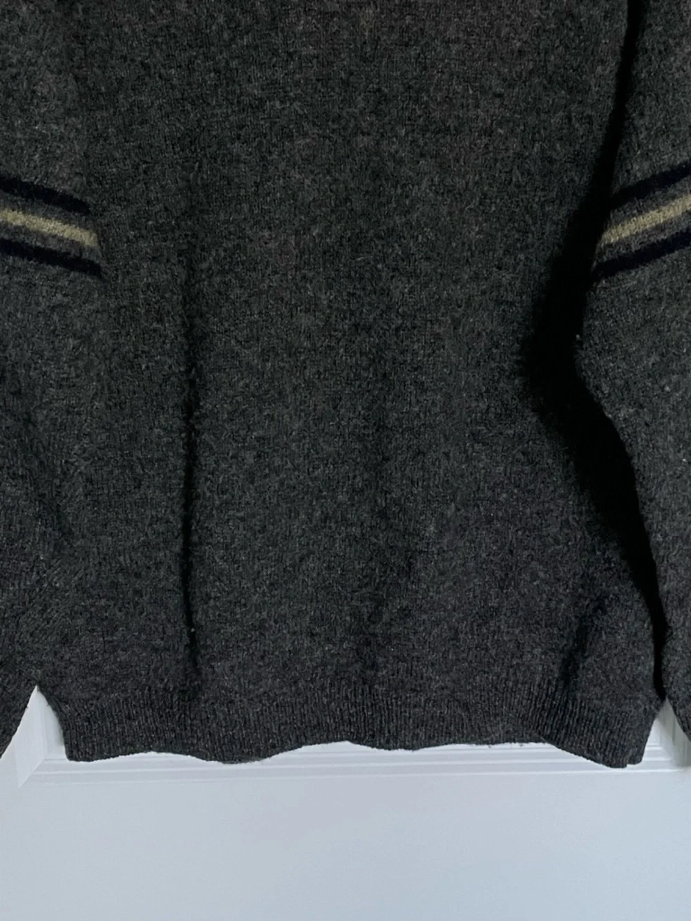 Abercrombie & Fitch y2k Men's Dark Charcoal V Neck Sweater Large 54349